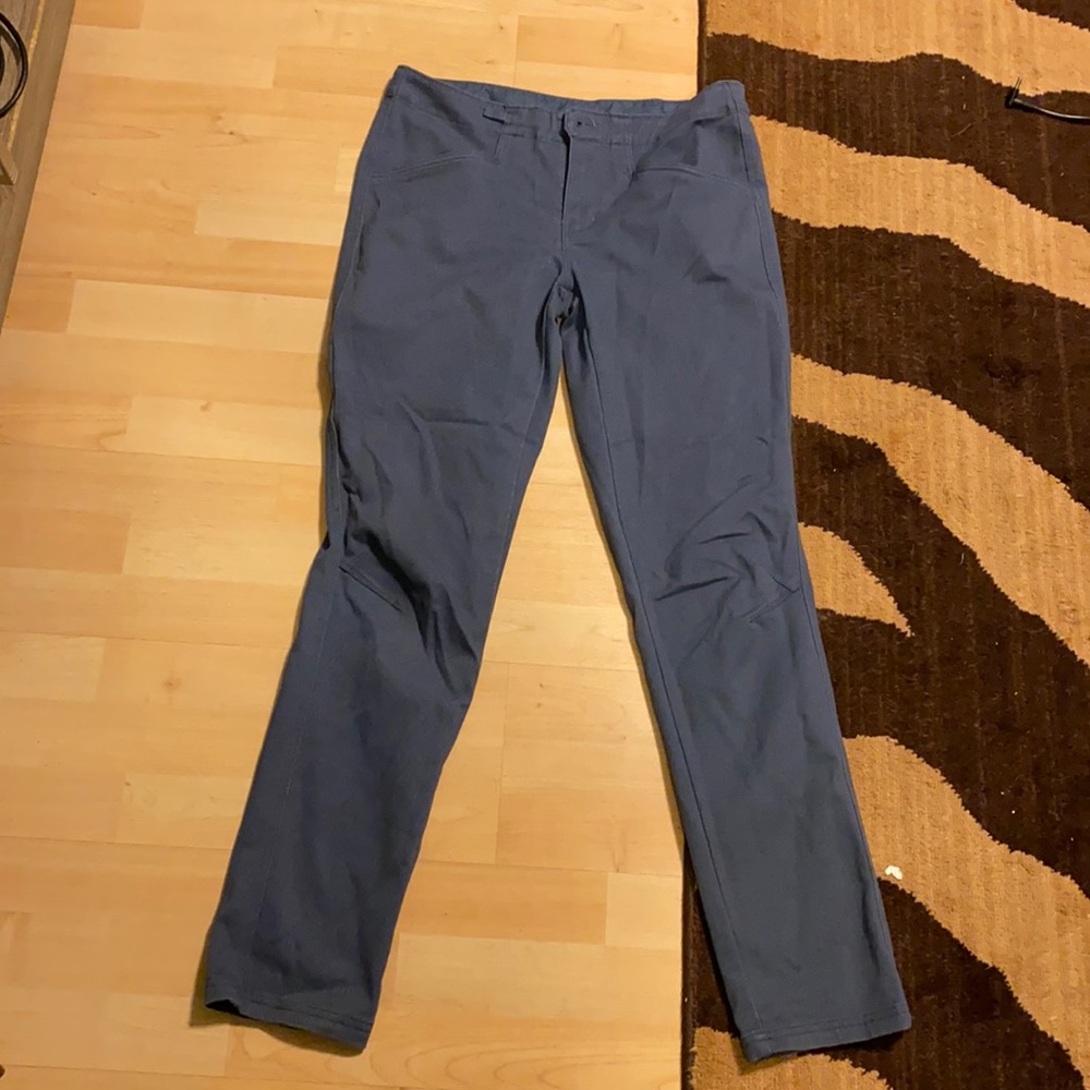 USED Women’s Size 10 Blue Patagonia Pants